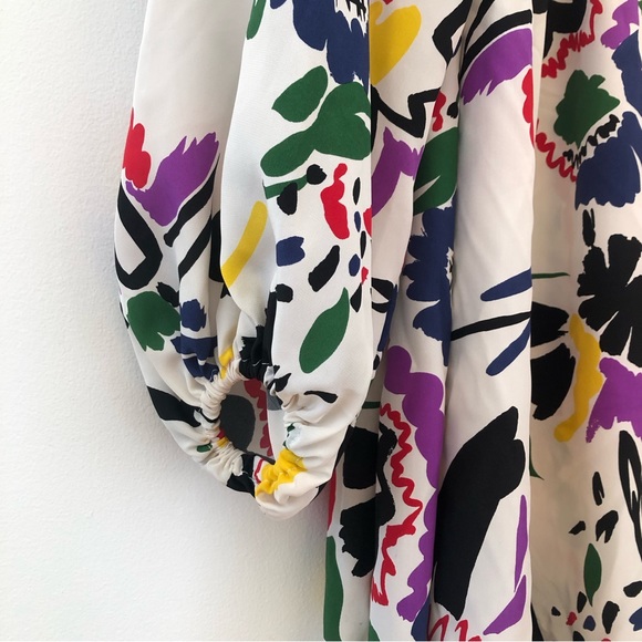 Local Woman silk dress - Picture 5 of 12